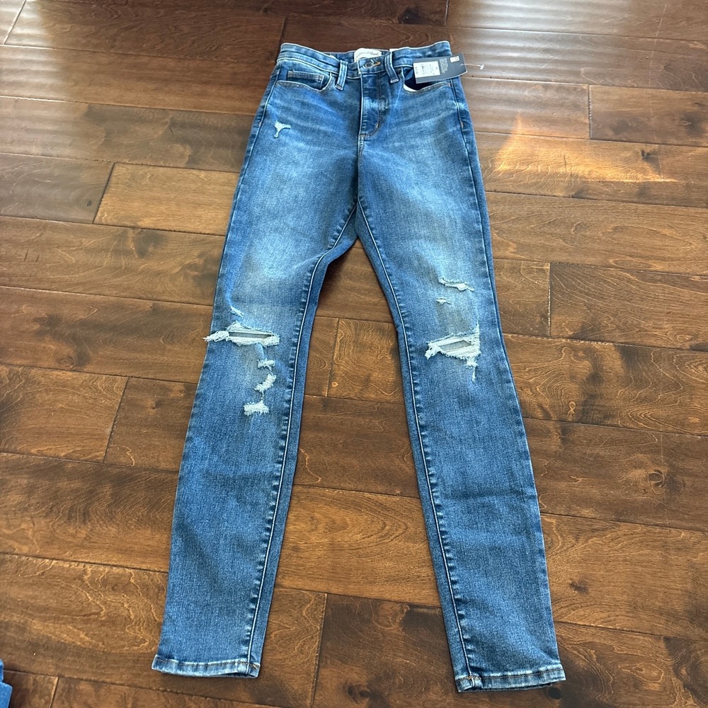 NWT Universal Thread High Rise Skinny Slim Leg Ripped Jeans Stretch Women 0 R